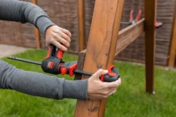 Bessey Enhandstving med roterande handtag