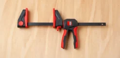 Bessey Enhandstving med roterande handtag