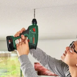 Bosch Borrhammare Uneo Maxx 18V med 1x2,5Ah batteri & laddare