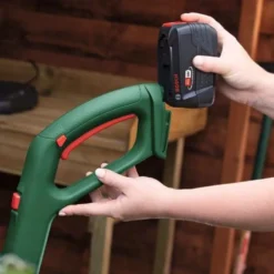 Bosch Gräsklippare Easymover 18V-32 med 1x4Ah batteri & laddare