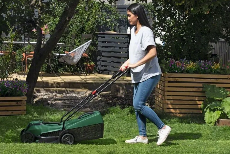 Bosch Gräsklippare Easymower 18V-32-200 utan batteri & laddare