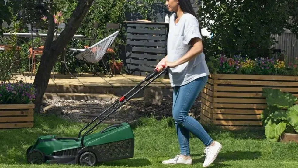 Bosch Gräsklippare Easymower 18V-32-200 utan batteri & laddare