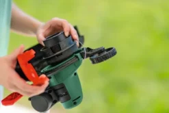 Bosch Grästrimmer Univgrasscut 18V-260 med 2X2Ah batteri & laddare