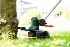 Bosch Grästrimmer Univgrasscut 18V-260 med 2X2Ah batteri & laddare