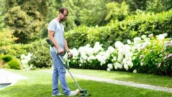 Bosch Grästrimmer Univgrasscut 18V-260 med 2X2Ah batteri & laddare