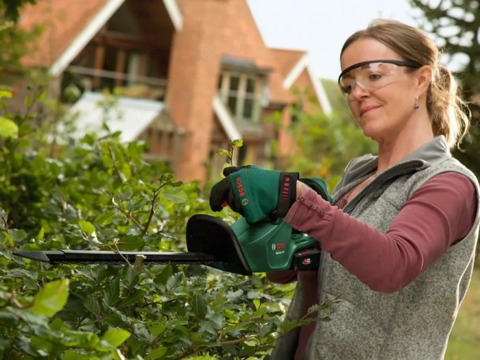 Bosch Häcksax Easyhedgecut 18V-45 utan batteri & laddare