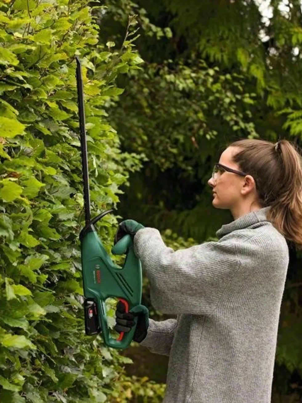 Bosch Häcksax Easyhedgecut 18V-45 utan batteri & laddare
