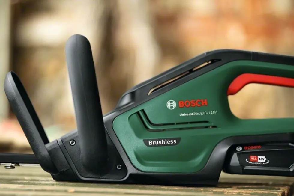 Bosch Häcksax Universalhedgecut 18V-50 inkl. stödhandtag, utan batteri & laddare