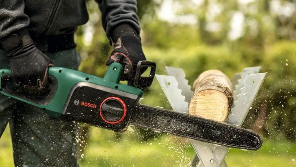 Bosch Motorsåg UniversalChain 35