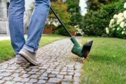 Bosch Trimmer Easygrasscut 18V-26 med 1x2,5Ah batteri & laddare