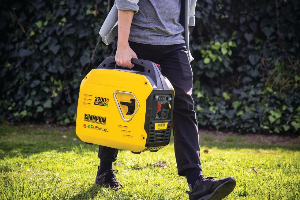 Champion 2200W Dual-Fuel Inverterelverk - The Mighty Atom