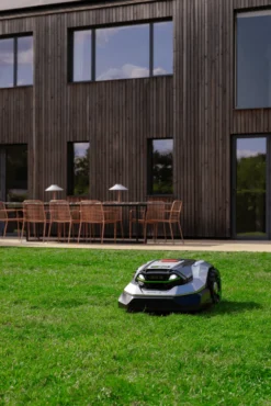 EGO RMR1500E Aura-R2 Robotgräsklippare