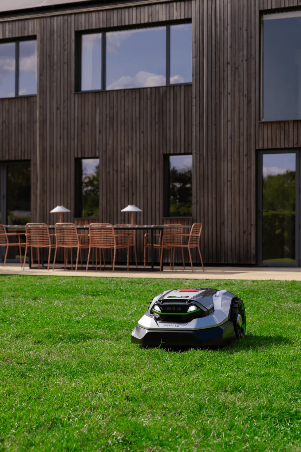 EGO RMR3000E AURA-R2 Robotgräsklippare