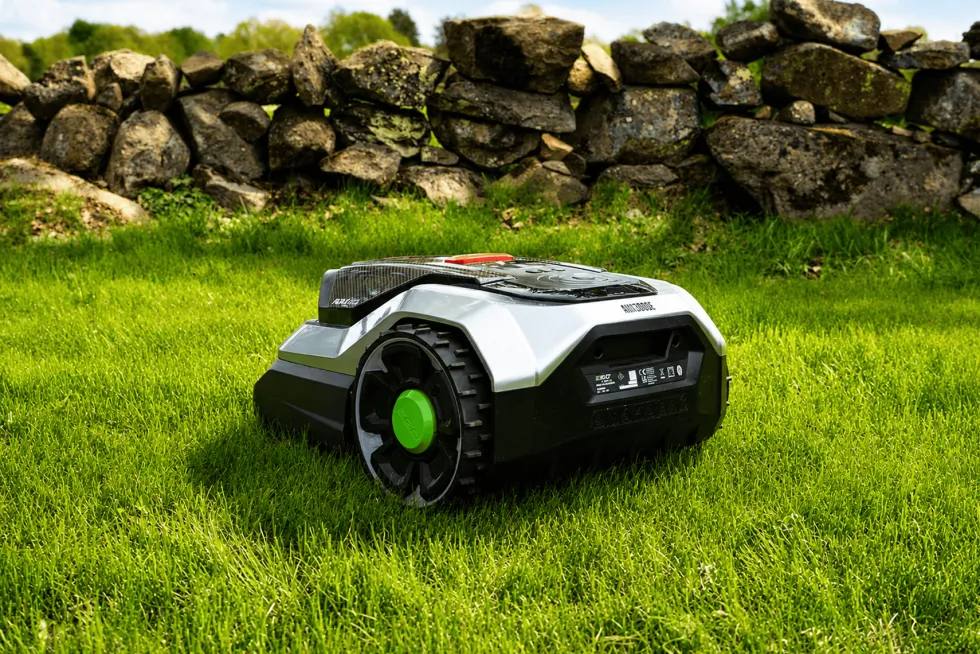 EGO RMR3000E AURA-R2 Robotgräsklippare