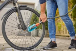 Gardena Cykeltvättborste Set med Textilslang Liano™ Life 15m