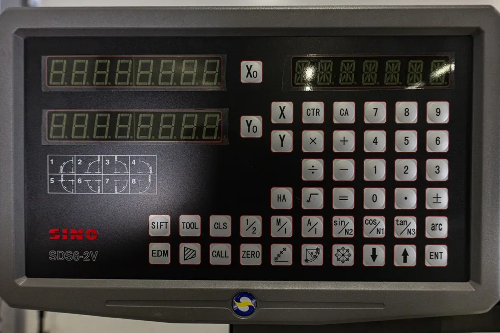 Hawk Metallsvarv CQ6230A Digital
