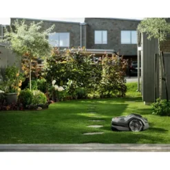 Husqvarna Automower® 305E NERA Robotgräsklippare med slinglös teknik