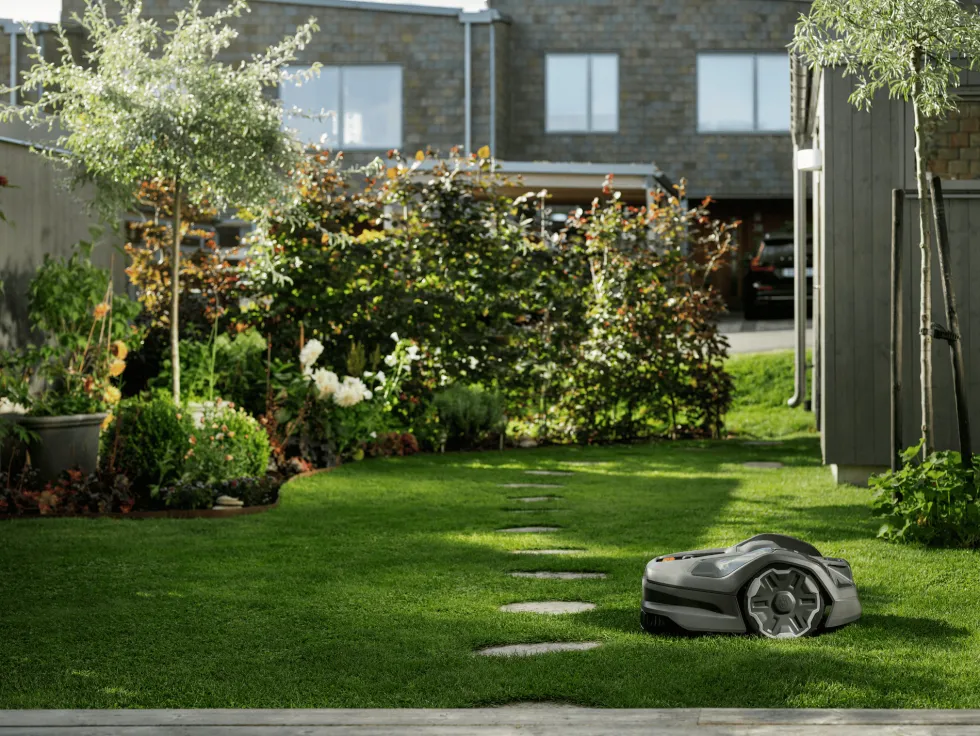 Husqvarna Automower® 305E NERA Robotgräsklippare