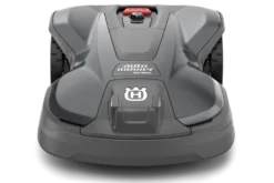 Husqvarna Automower® 320 NERA Med slinglös teknik Ink. Referensstation