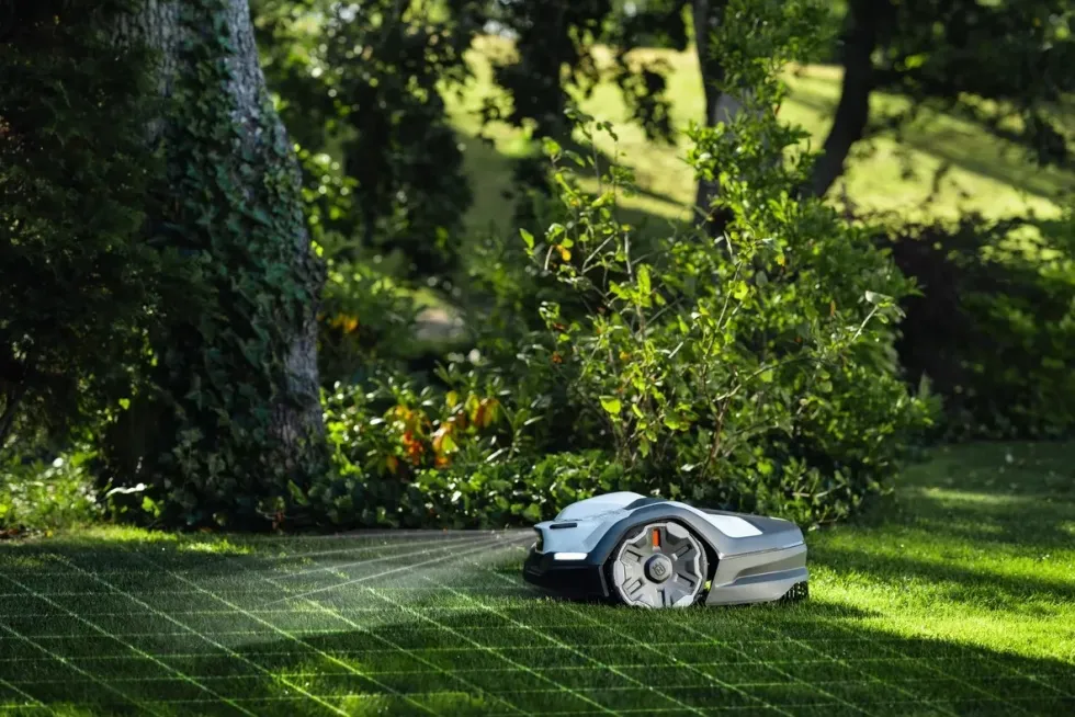 Husqvarna Automower® 410VE Nera Robotgräsklippare