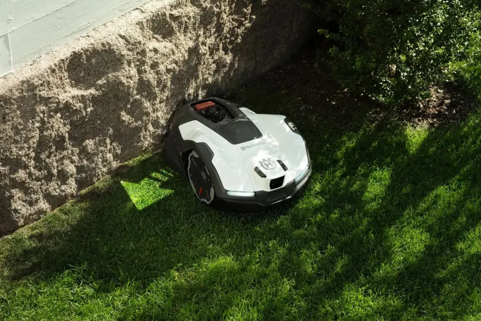 Husqvarna Automower® 405VE Nera Robotgräsklippare