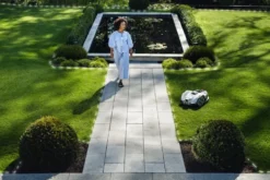 Husqvarna Automower® 405VE Nera Robotgräsklippare