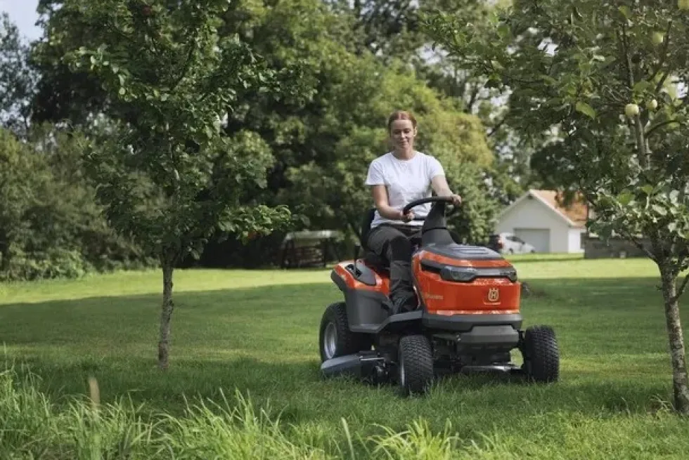 Husqvarna Batteridriven Trädgårdstraktor TC 100i