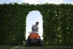 Husqvarna Batteridriven Trädgårdstraktor TC 100i