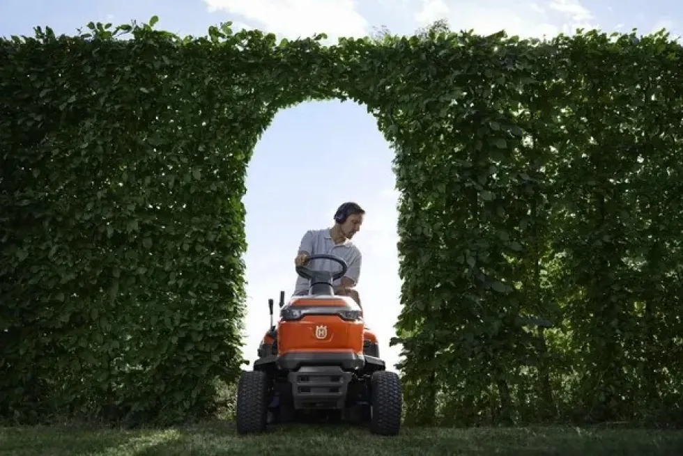 Husqvarna Batteridriven Trädgårdstraktor TC 100i