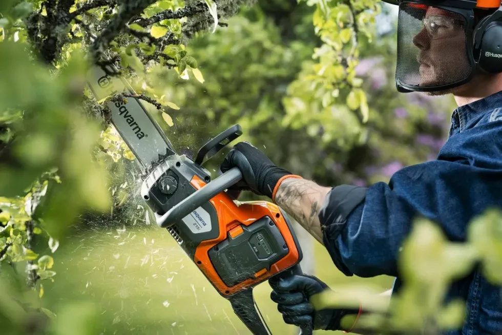 Husqvarna 215i Batteridriven Motorsåg