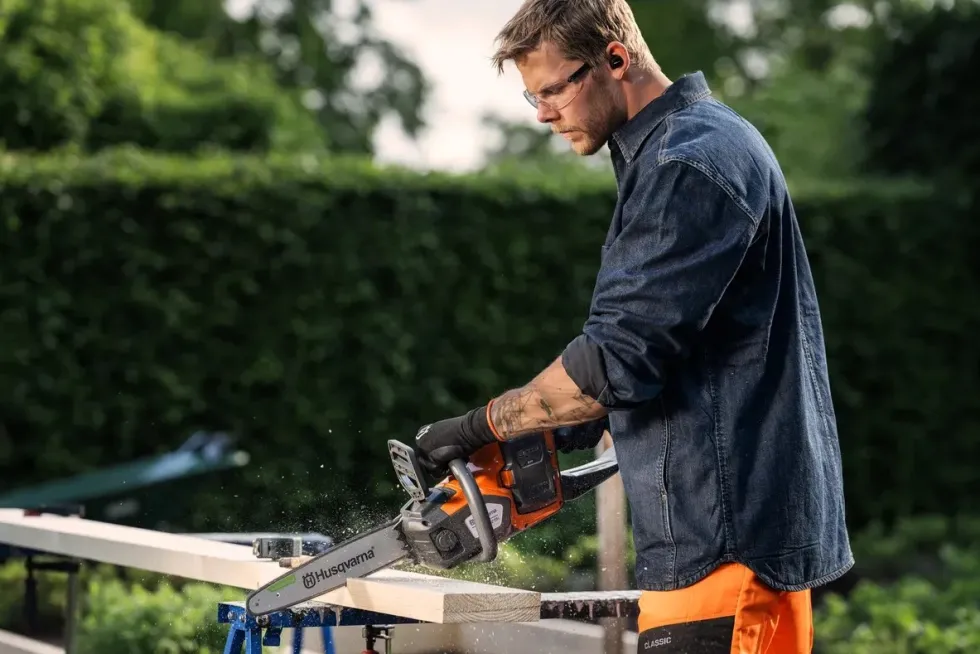 Husqvarna 215i Batteridriven Motorsåg