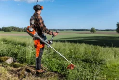 Husqvarna 535iFR Batteriröjsåg inkl. sele och tre skärutrustningar