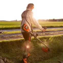 Husqvarna 535iFR Batteriröjsåg Paket med batteribox