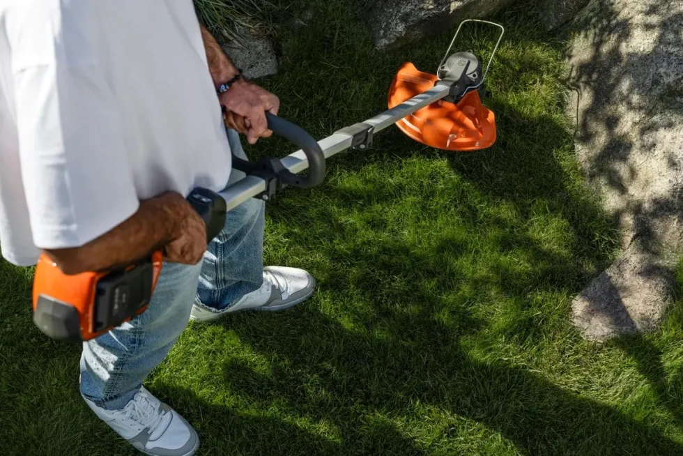 Husqvarna 215iL Batteritrimmer