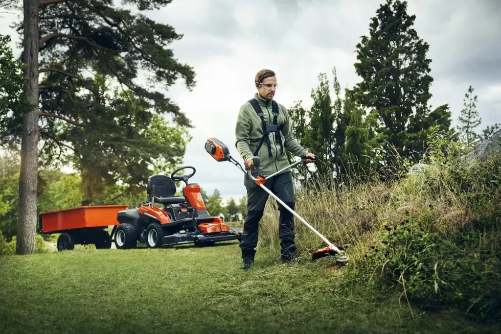 Husqvarna 325iR Batteriröjsåg
