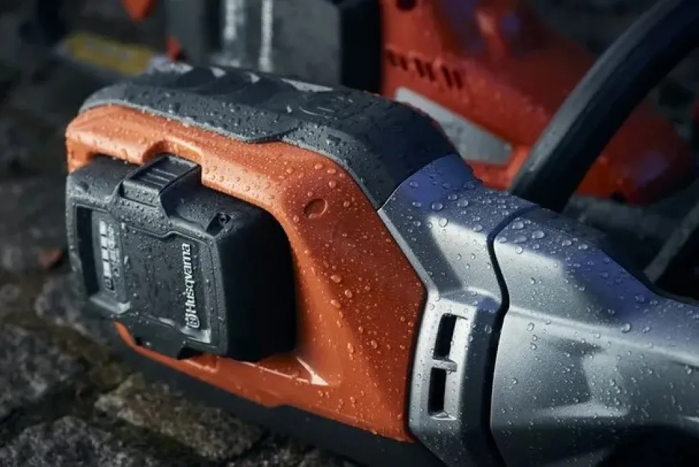 Husqvarna 325iR Batteriröjsåg