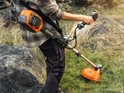 Husqvarna 220iR Batteritrimmer med Batteri och Laddare