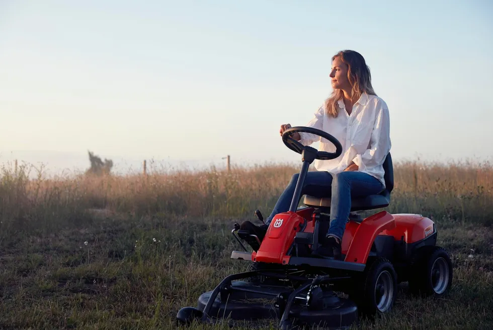 Husqvarna Åkgräsklippare Rider R 112iC