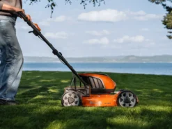 Husqvarna LB246iS Batterigräsklippare Utan batteri och laddare