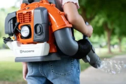 Husqvarna Leksak lövbås ryggburen