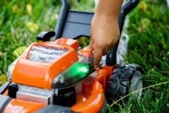 Husqvarna Leksaksgräsklippare