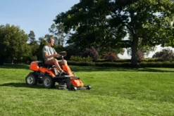 Husqvarna Rider R 214TC Åkgräsklippare - inkl. 103 cm klippaggregat