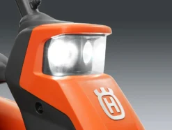 Husqvarna R 216T AWD Rider inkl. 103 cm Combi-klippaggregat
