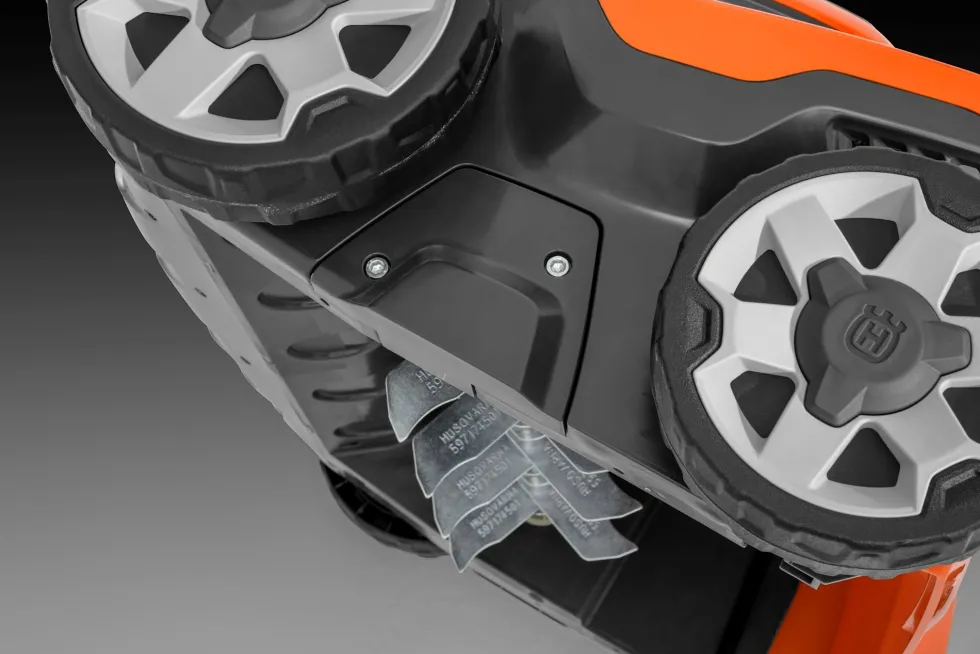 Husqvarna S138i Batteridriven Vertikalskärare