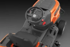 Husqvarna Trädgårdstraktor med uppsamlare TC 220T