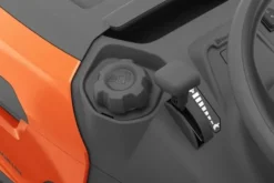 Husqvarna Trädgårdstraktor med uppsamlare TC 220T