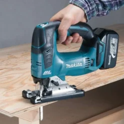 Makita Sticksåg DJV182Z 18V utan batteri & laddare