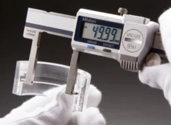 Mitutoyo ABSOLUTE Digimatic Skjutmått 573-646-20 med utåtriktade mätspetsar 20,1-170mm, 0,01mm, IP67, friktionsrulle, datautgång