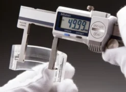 Mitutoyo ABSOLUTE Digimatic Skjutmått 573-645-20 med utåtriktade mätskänklar 10,1-160mm, 0,01mm, IP67, friktionsrulle, datautgång