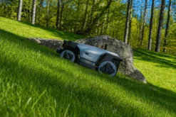 Roborock RockMow Z130 4WD Robotgräsklippare